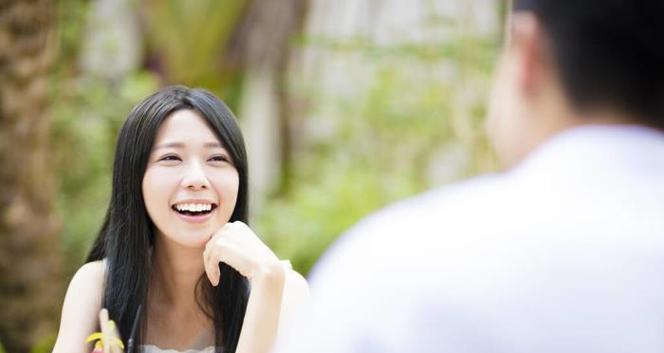 如何试探她是否喜欢你？（一步步教你如何探测心理，分辨真实情感。）-第2张图片-恋语空间