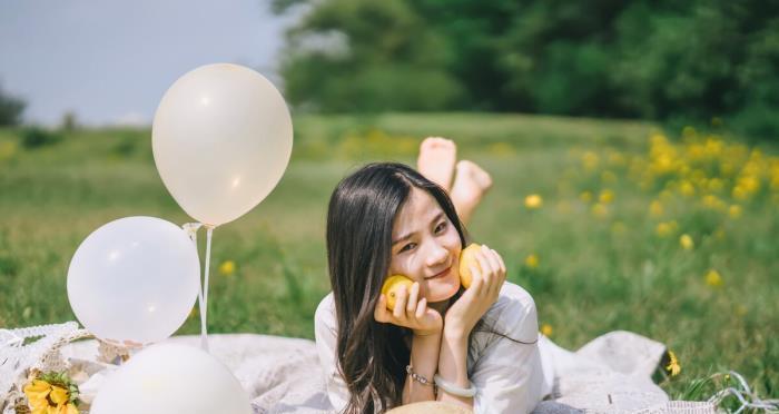 从小缺乏安全感的女生在恋爱中的心理状况（分析、解读和改善恋爱中的心理问题）-第1张图片-恋语空间