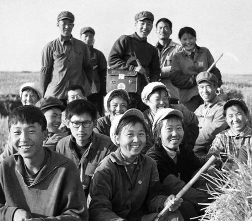 不顾家长反对，直接领证是正确的决定吗？（解析年轻人恋爱观念转变，及其对家庭关系的影响）-第2张图片-恋语空间