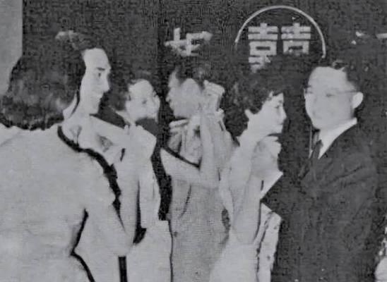离婚后如何挽回前妻的感情（失去也能重拾，重拾更幸福；）-第3张图片-恋语空间