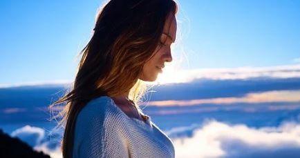 如何有效挽回你怀疑出轨的女友？（解读女性心理，让你成功地赢回她的心（）-第2张图片-恋语空间