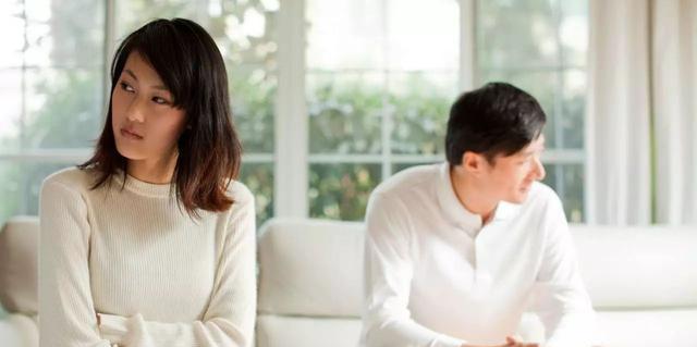 如何挽回分手女友的心（以成熟的态度重获爱情）