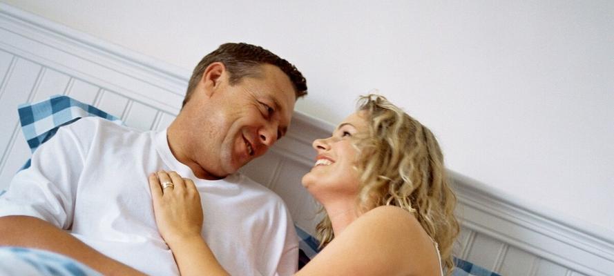 如何挽回移情别恋的女友？（掌握这些诀窍，让你的爱情回到你的怀抱）-第2张图片-恋语空间