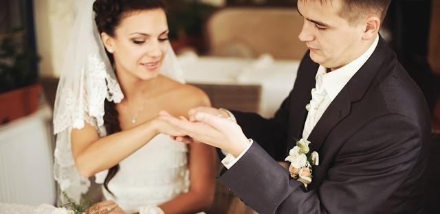如何保鲜婚姻生活（婚姻生活不开心怎么办）-第2张图片-恋语空间