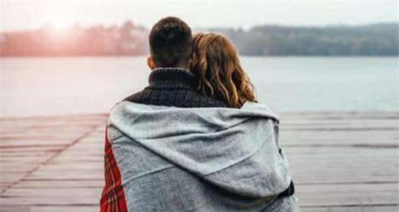 分手后如何挽回异地恋男友？（15个实用方法教你重燃爱火）