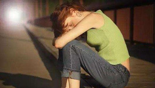怀疑女友出轨分手，如何进行情感挽回？（15个有效方法，让你重新得到她的心）-第2张图片-恋语空间