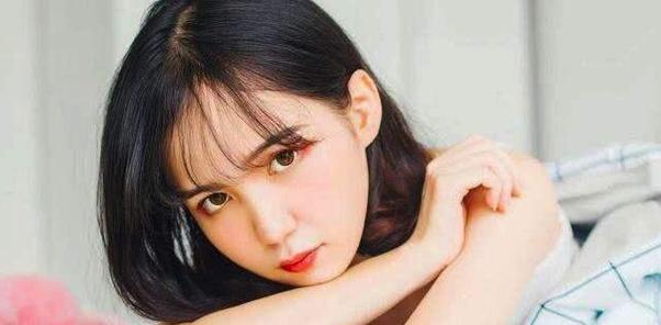 第一次跟女生聊天怎么开头？（学会这个，让你开场如有神）