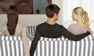 女友出轨了，如何挽救感情？（失落、怒火、犹豫、反思，最终还能否回到从前？）