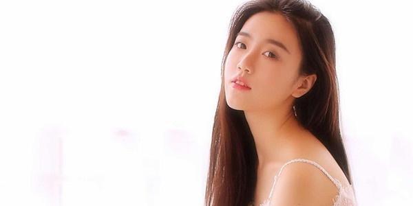 如何追求一个性格冷淡的女生（解密性格冷淡女生的心理，提升追求成功率）