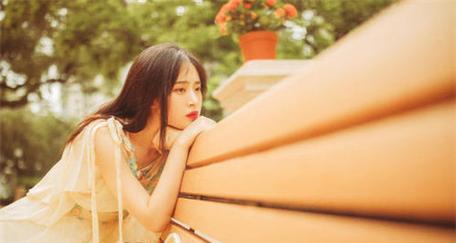 如何追求内向女生（掌握内向女生的心理，轻松获得爱情）-第2张图片-恋语空间