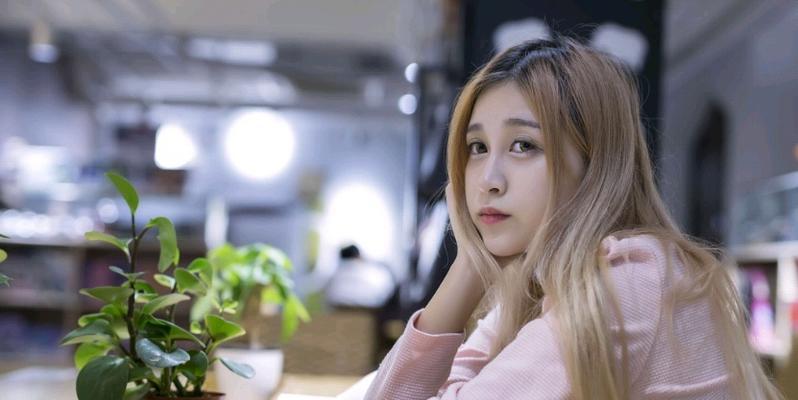 如何追求内向女生（掌握内向女生的心理，轻松获得爱情）