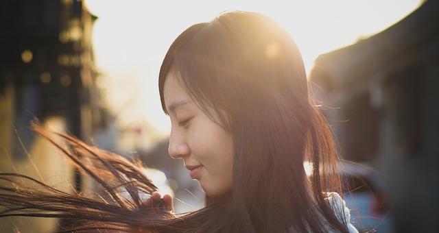如何在与男生约会时缓解尴尬并留下好印象（有效方法和技巧让约会更顺畅，）-第2张图片-恋语空间