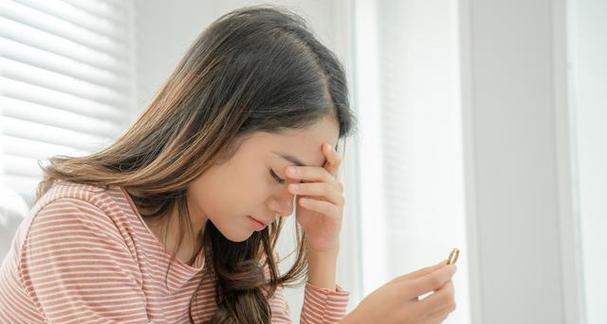 怀疑老公出轨，如何重建婚姻的安全感？（解决婚姻中的不安全因素，打造幸福美满家庭）-第2张图片-恋语空间