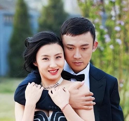 夫妻间小号聊天闹出的家庭危机（当妻子用小号和老公聊天后，结果谁也没想到）-第2张图片-恋语空间