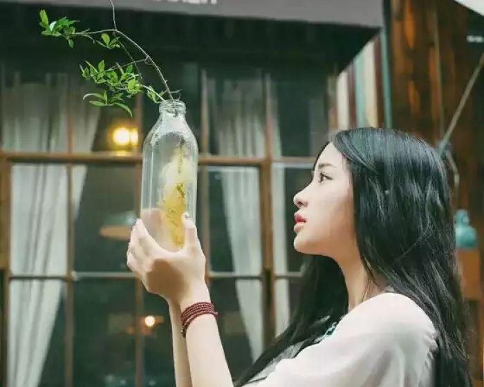 男人心中理想女生的样子（以真正聪明的女生为标准）-第2张图片-恋语空间