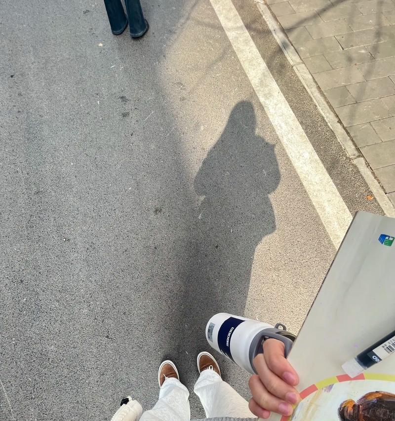 探讨女生慢热的真实含义（是真慢热还是拒绝？一起来了解）-第1张图片-恋语空间