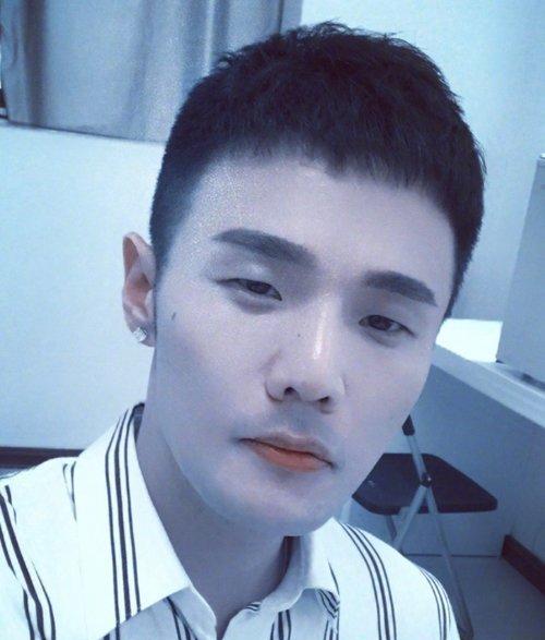 重塑形象，吸引优质男人（如何成为吸引眼球的女性？）-第3张图片-恋语空间