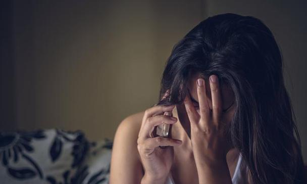 发现老公找小姐该如何处理（探讨夫妻关系危机的突发事件，如何化解）
