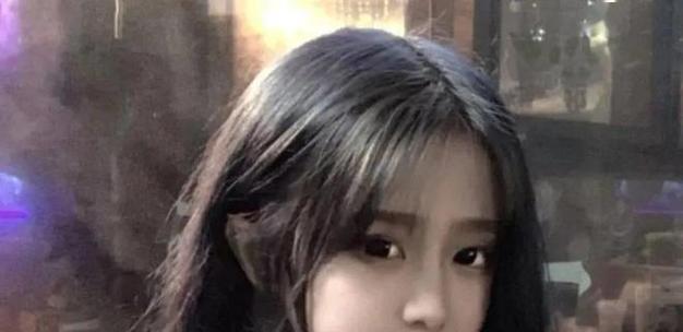 女生想让你约她的10个信号（从微笑到主动接触，这些信号表明她对你感兴趣）-第1张图片-恋语空间