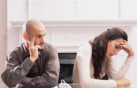 老婆有外遇，如何处理？（梦见老婆和别人在一起，你该怎么做？）