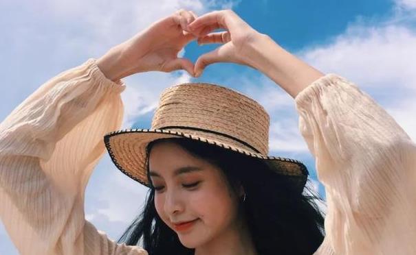 如何与40岁左右的女人轻松聊天（掌握技巧，轻松应对年龄差异的交流）-第2张图片-恋语空间
