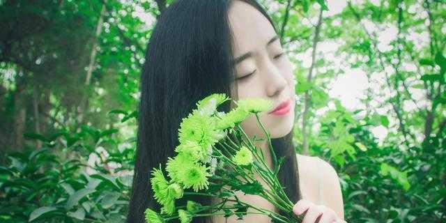 如何成功搭讪女孩子并获取微信号？（学会这些开场白，让你成为路上的搭讪高手）-第3张图片-恋语空间