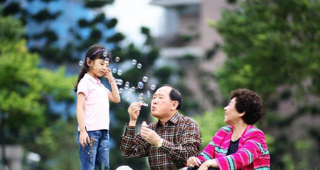 如何赢得婆婆的好感（建立美好关系的五大秘诀）-第3张图片-恋语空间