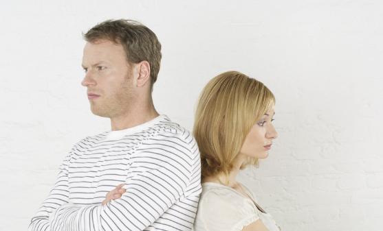如何挽回和老公吵架后疏远的夫妻感情？（15个实用方法教你修复婚姻关系，）