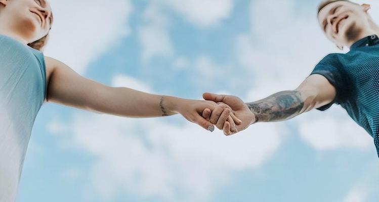 如何正确挽回前男友（学会重新追求，让他回到你身边）-第3张图片-恋语空间