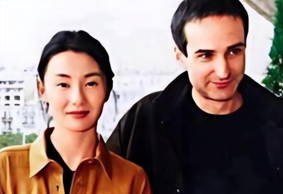 女人离婚后的幸福生活（单身不等于孤单，让你活得更精彩）-第2张图片-恋语空间