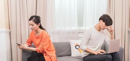 男女恋爱中的暴力倾向（以男朋友吵架分手打自己算不算暴力？）