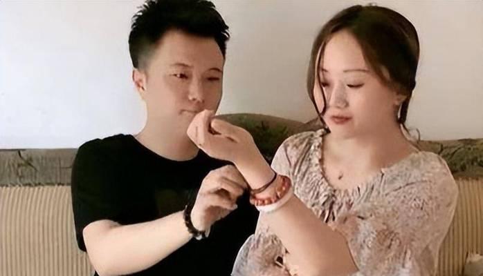 如何成功挽回分裂的爱情（以挽回劈腿的女友为例，教你实现重建爱情的窍门）-第3张图片-恋语空间