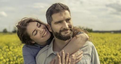 订婚后男友提分手想退婚，应如何处理？（关于订婚后男友提出分手，如何应对及如何退婚？）