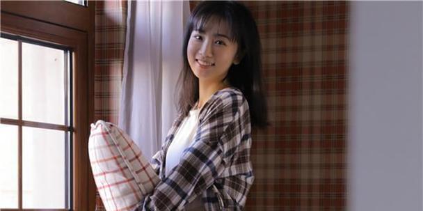 如何在聊天中逗女生开心（掌握这些技巧，让你成为聊天大师）