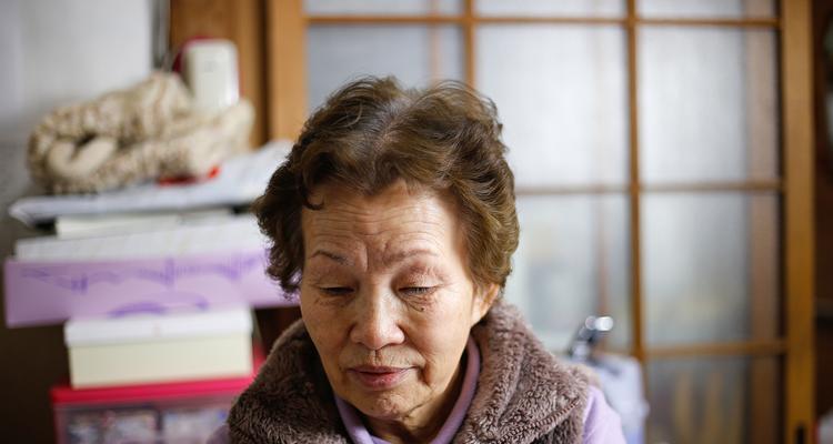 婚后如何处理和公公婆婆住在一起的问题（以冷眼观爱，选择适合自己的生活方式）